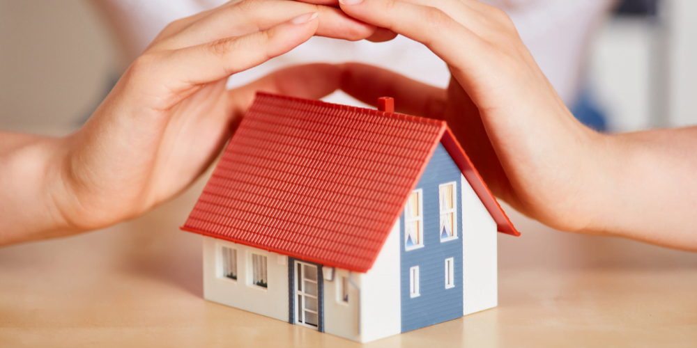 when to get building insurance when buying a house
